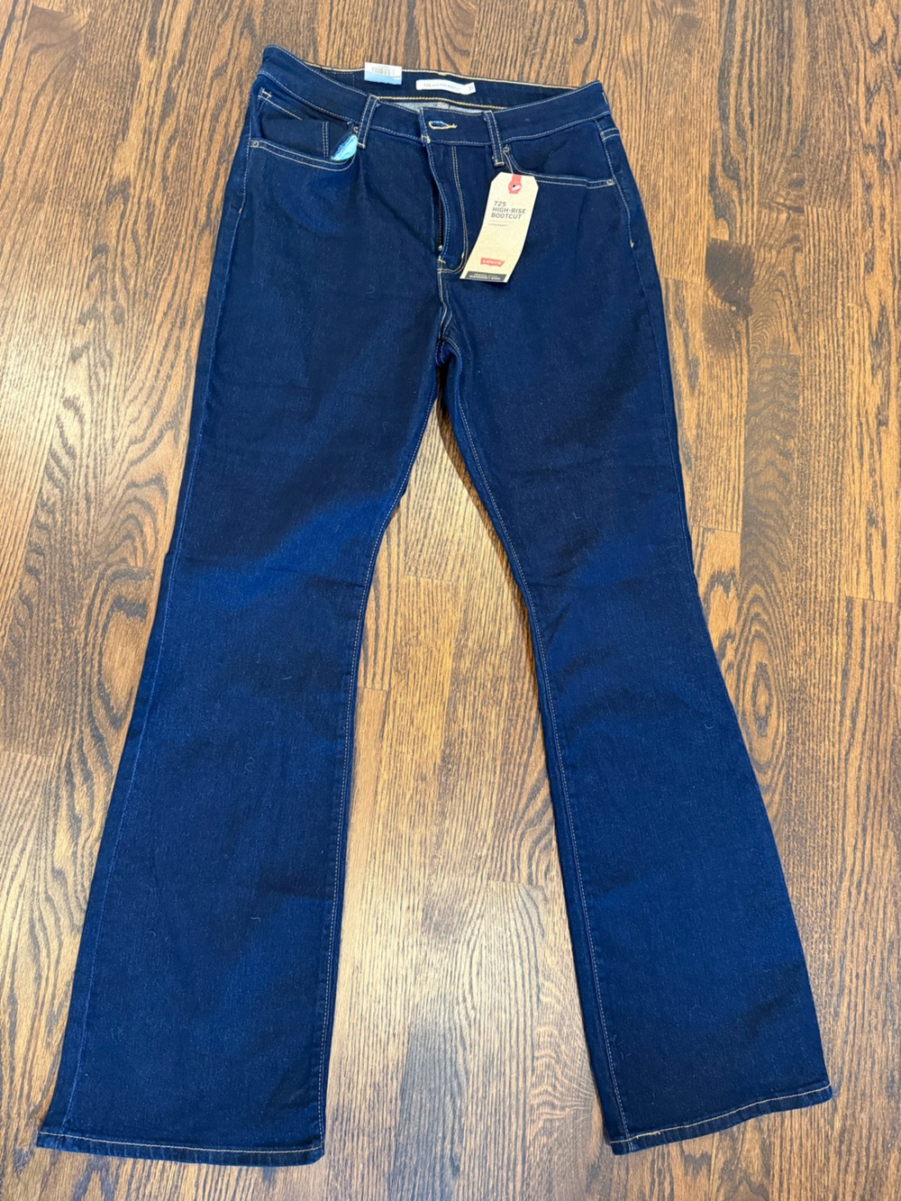 Levi’s 725 High Rise Bootcut Jeans